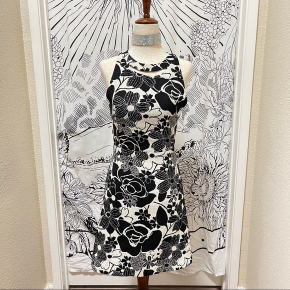 🌈 Gorgeous flower pop art dress - Picture 2 of 11